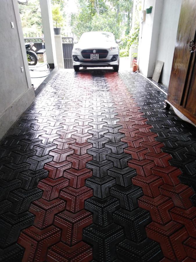 Y&Y Residence Kandy Exterior photo