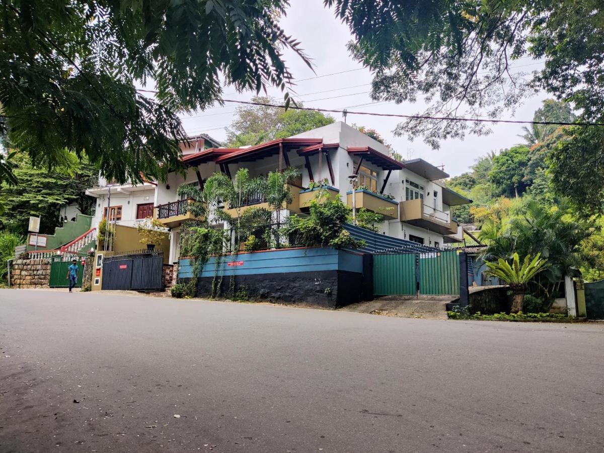 Y&Y Residence Kandy Exterior photo