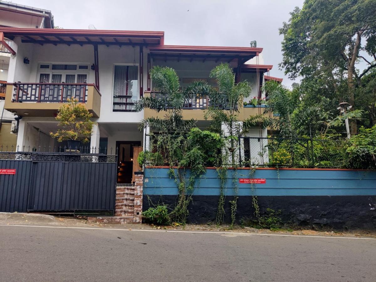 Y&Y Residence Kandy Exterior photo